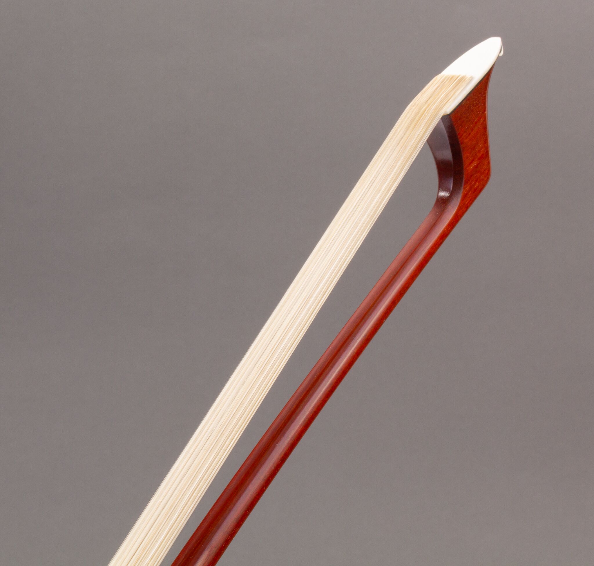 v-schaeffer-gold-mounted-cello-bow-3