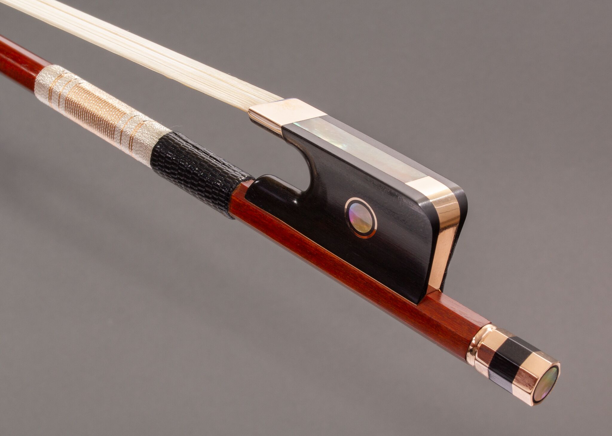 v-schaeffer-gold-mounted-cello-bow-4